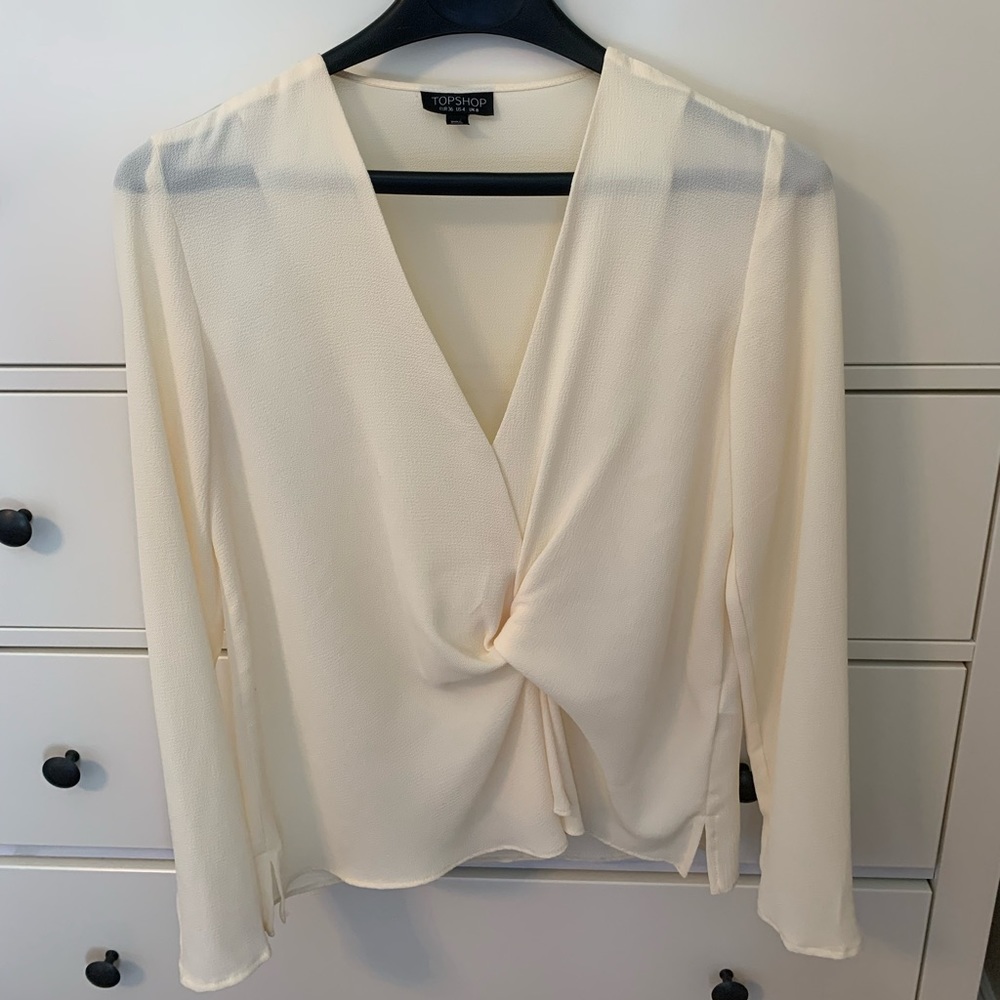 TOPSHOP FLOWY BLOUSE